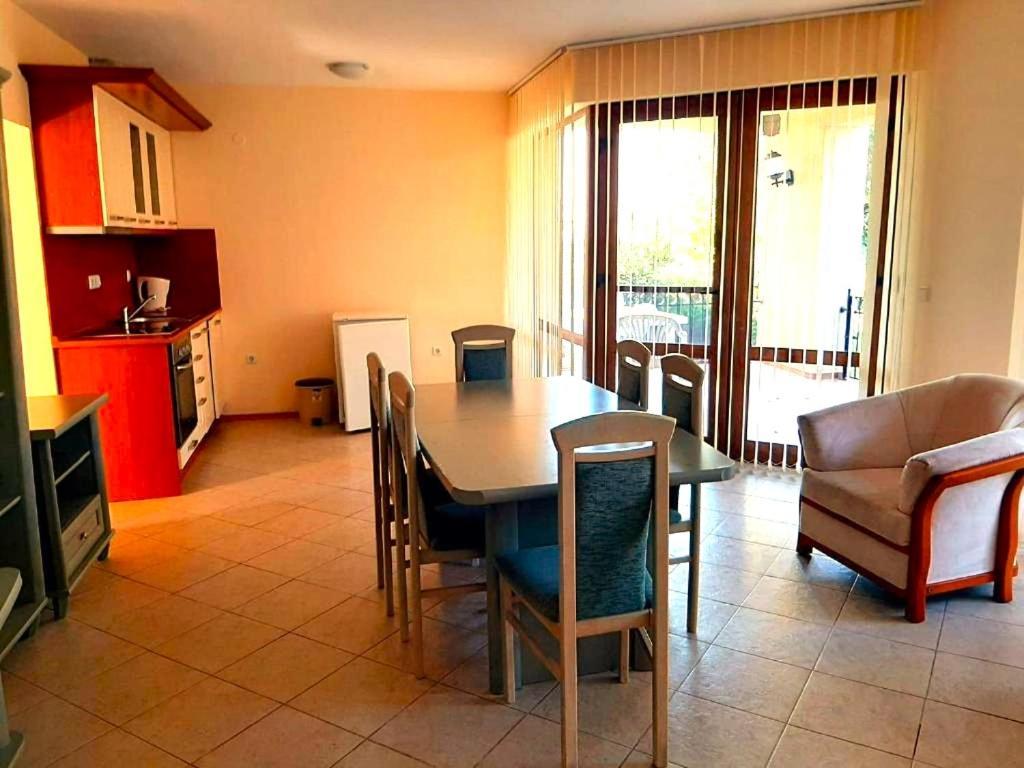 Aparthotel Romana Topola