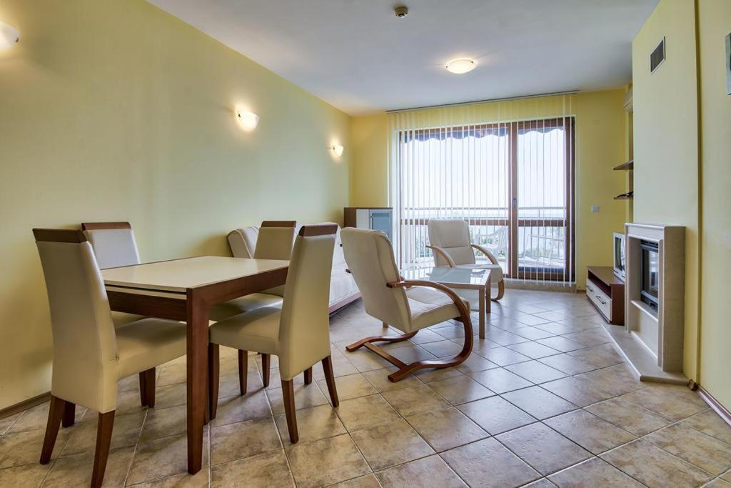 Aparthotel Romana Topola
